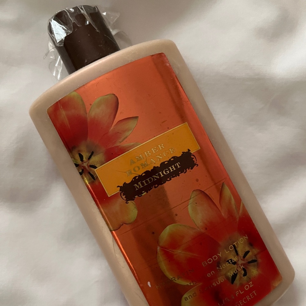 Victoria's Secret Amber Romance Midnight. Rare, discontinued. New, never opened.